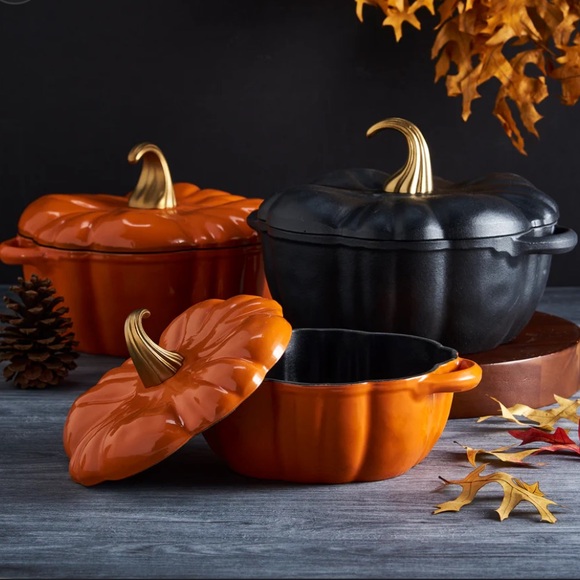 Smith & Clark Ironworks Cast Iron Pumpkin Dutch Oven - 2 Quart - Picture 2 of 6